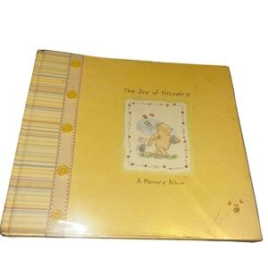 Disney Classic Pooh The Joy of Discovery Memory Album (Photo Album) baby book